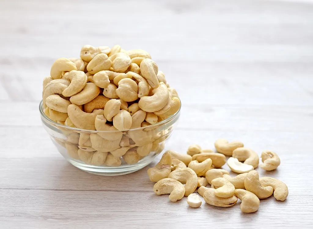 Cashews: Nutritious Powerhouses for Lowering Cholesterol and More
