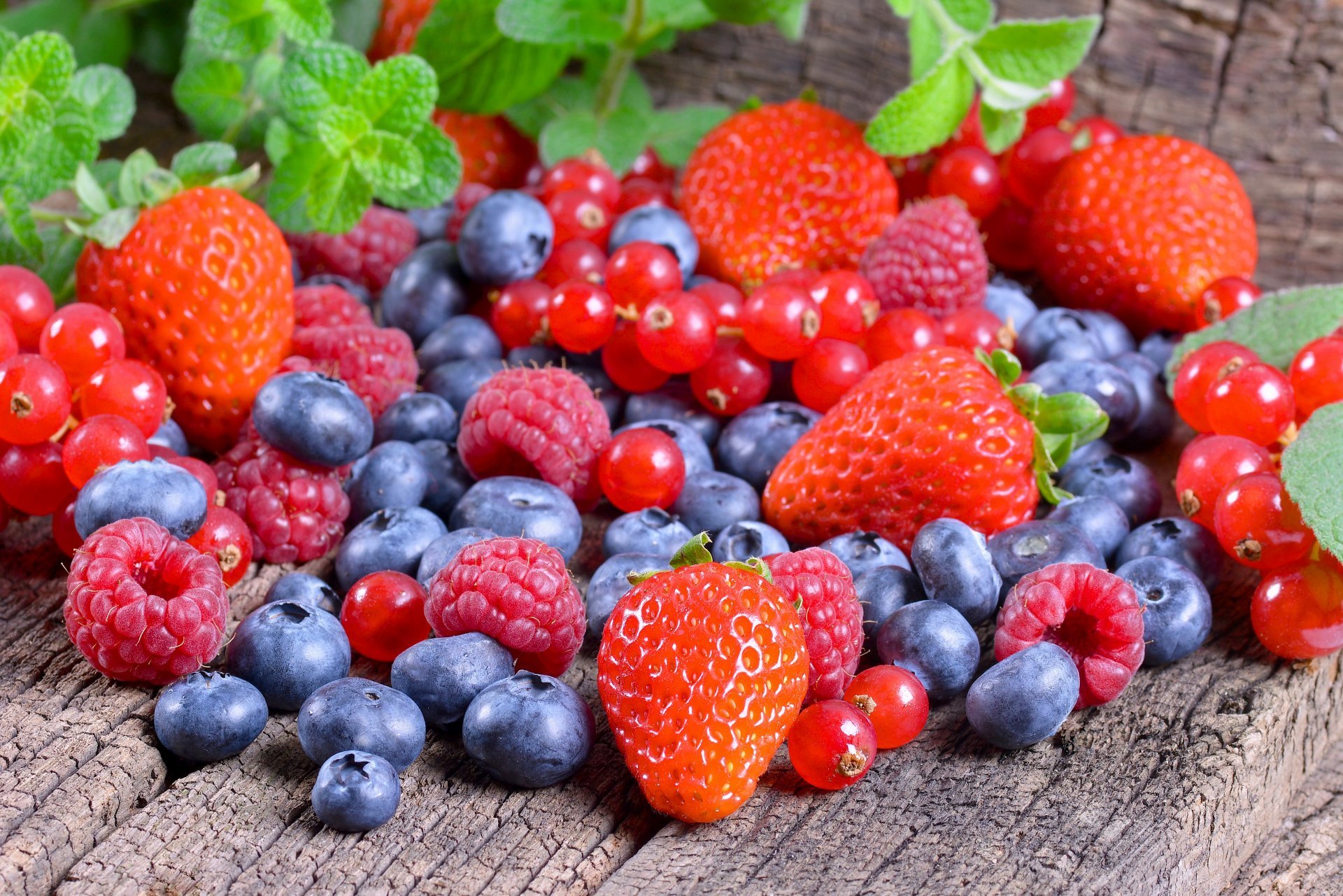A nutritionist explains which berries you can eat if you have diabetes