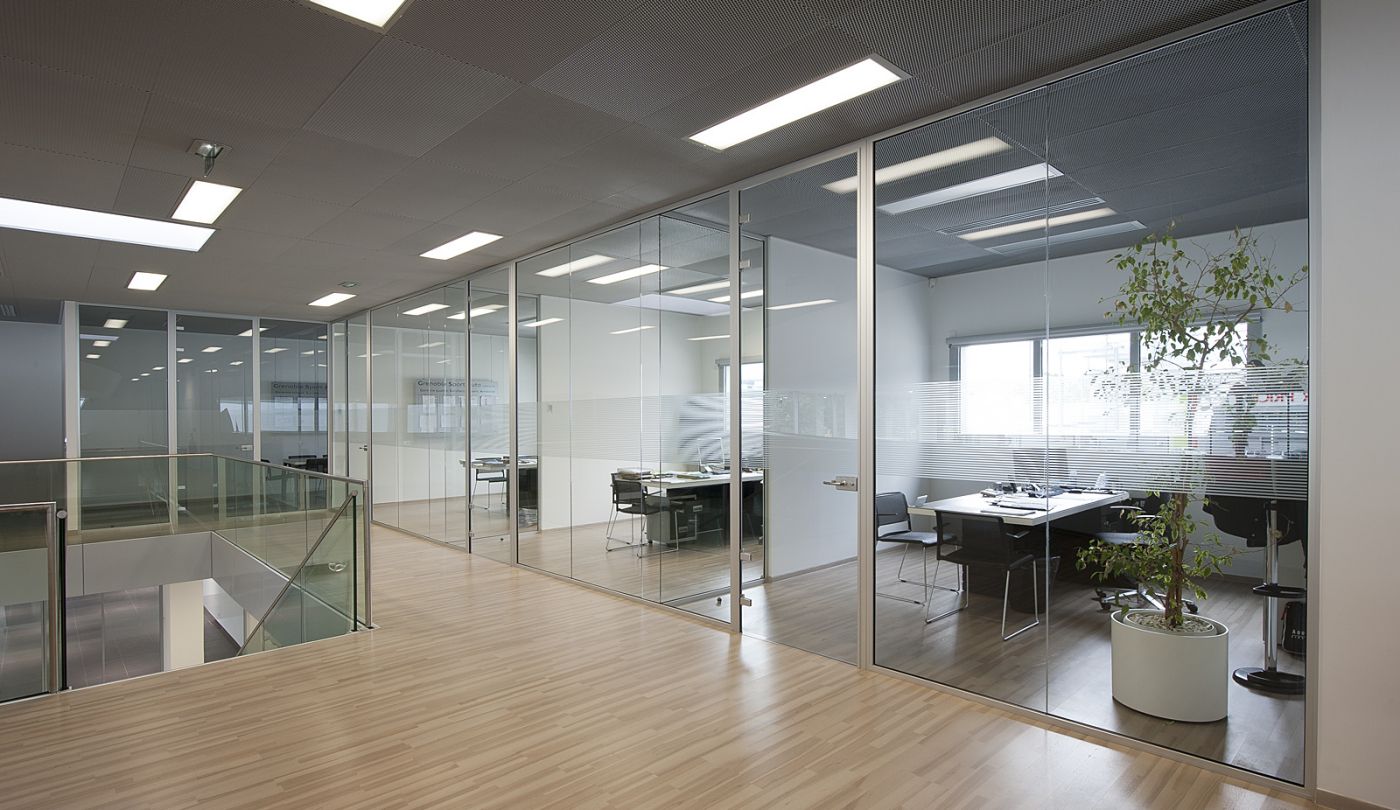 The Role of Glass Partitions in Creating Open Spaces