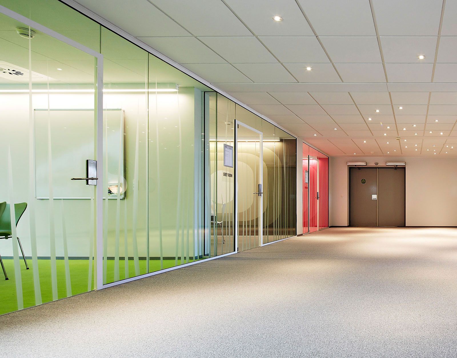 Transforming Workspaces with Glass Partitions